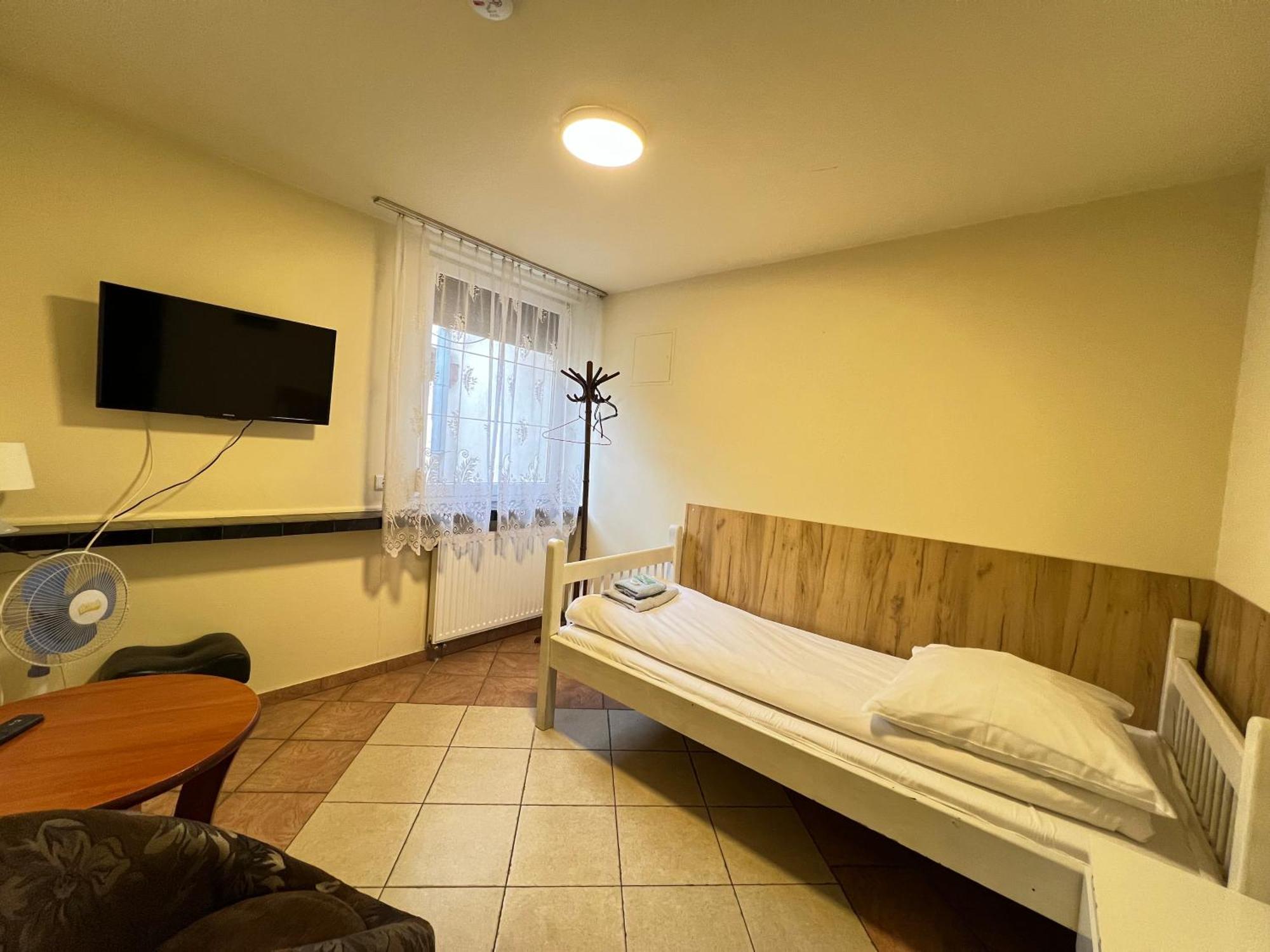 Etna - Hostel -Noclegi Rzeszów Extérieur photo