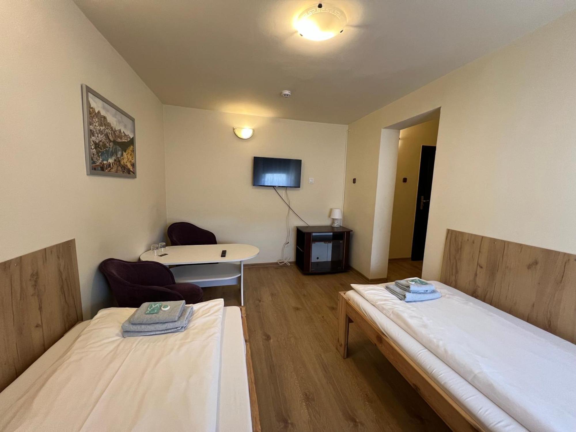 Etna - Hostel -Noclegi Rzeszów Extérieur photo