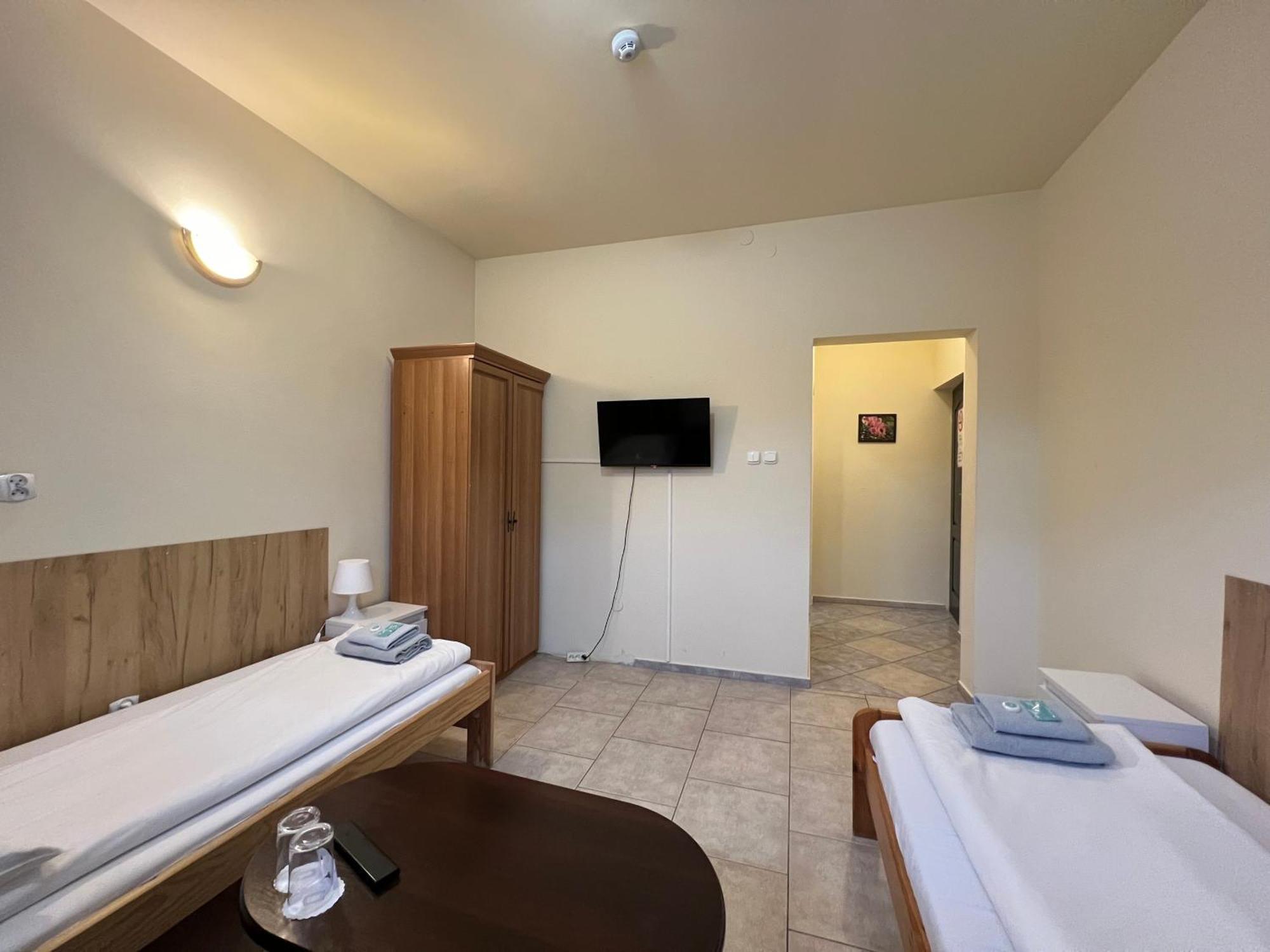 Etna - Hostel -Noclegi Rzeszów Extérieur photo
