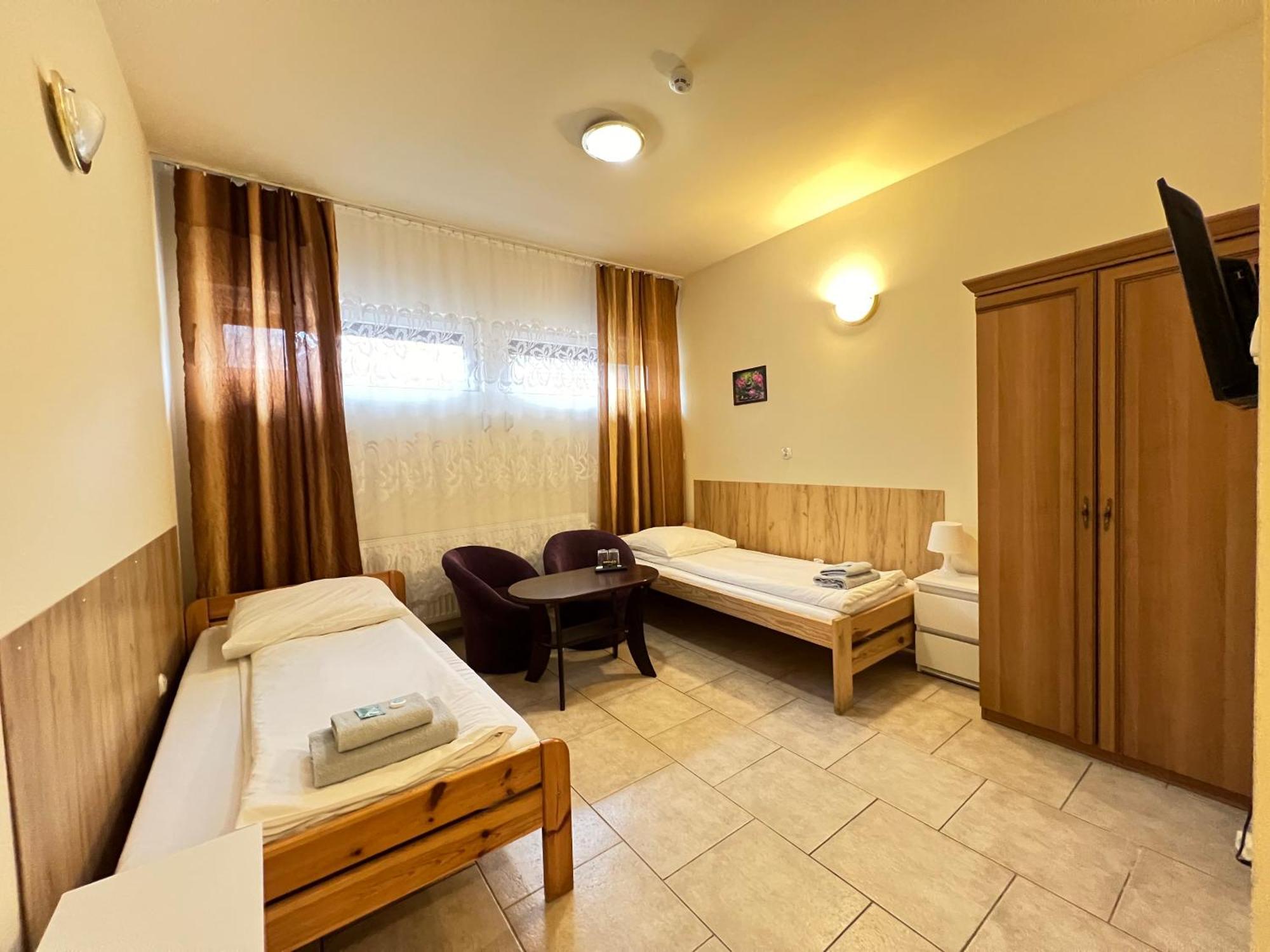 Etna - Hostel -Noclegi Rzeszów Extérieur photo