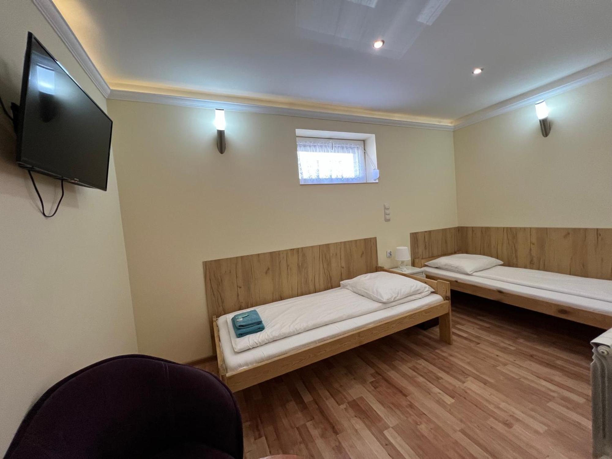 Etna - Hostel -Noclegi Rzeszów Extérieur photo