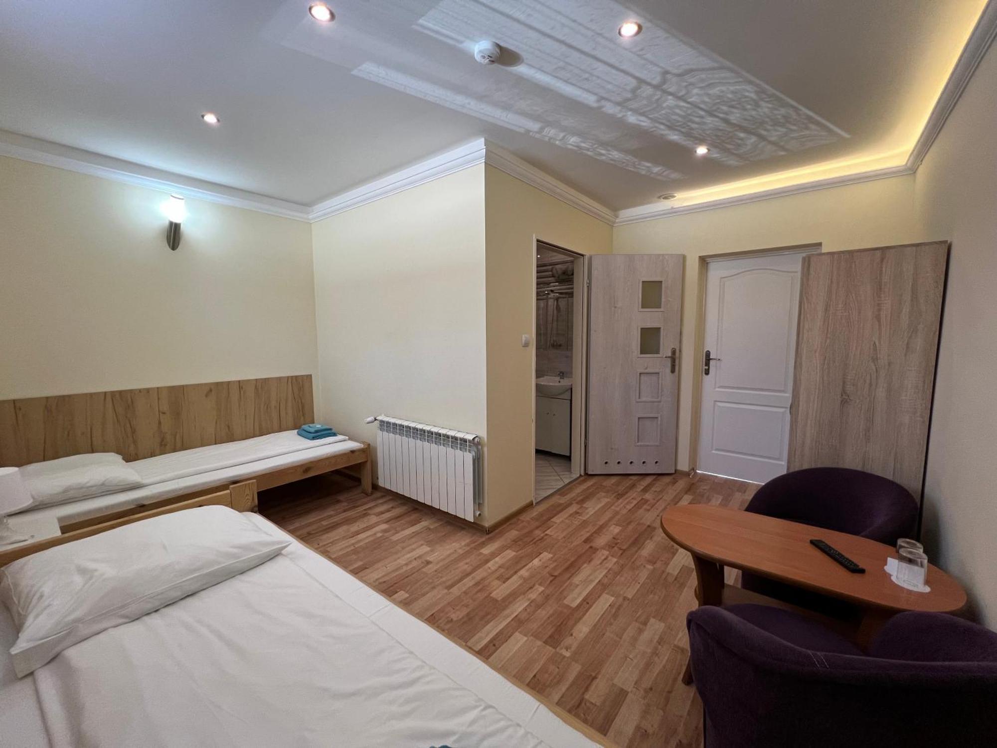 Etna - Hostel -Noclegi Rzeszów Extérieur photo