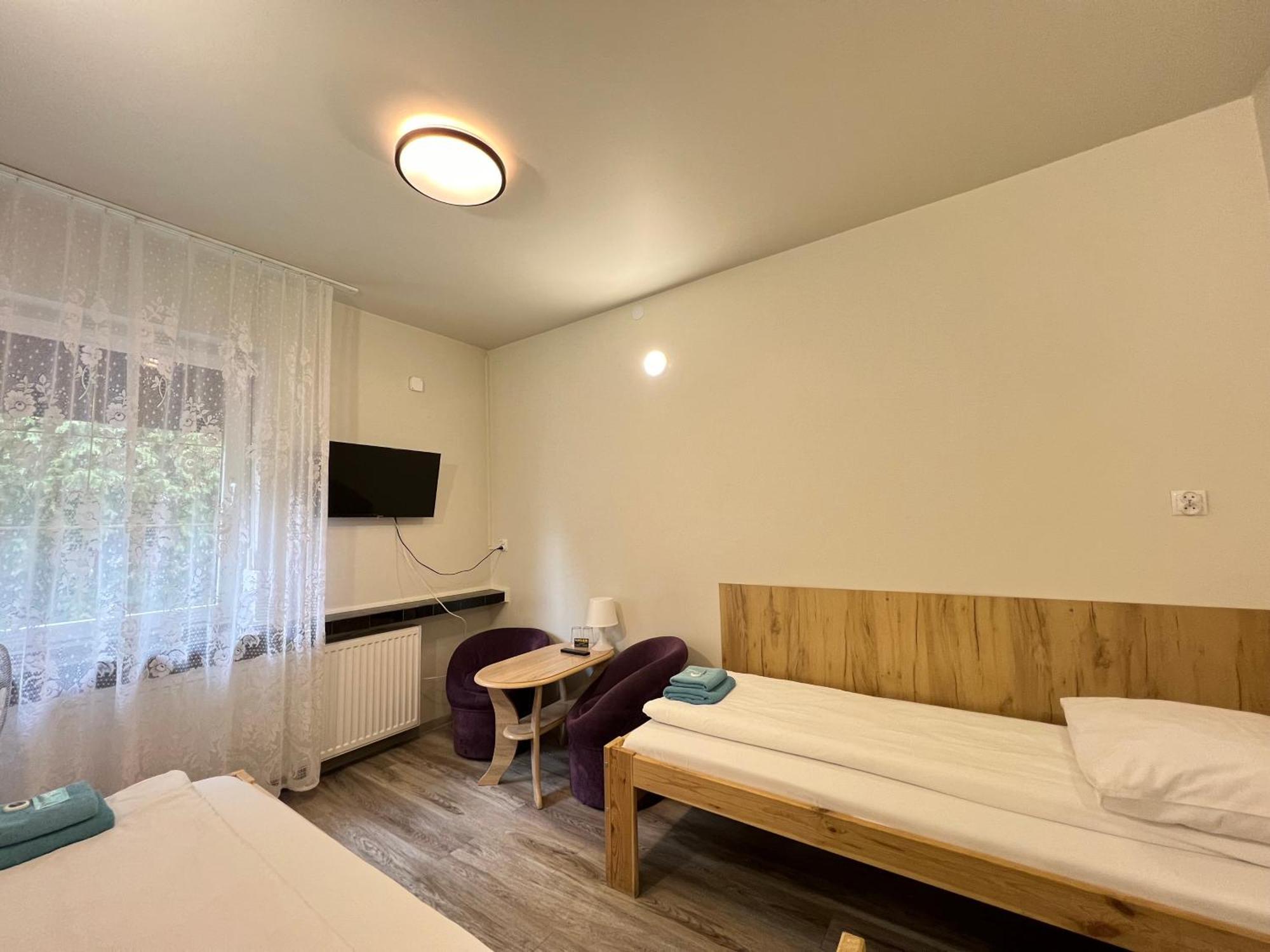 Etna - Hostel -Noclegi Rzeszów Extérieur photo