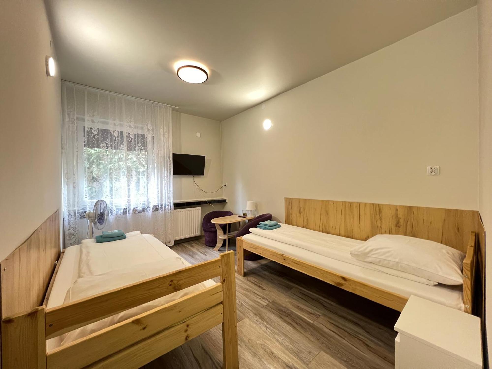 Etna - Hostel -Noclegi Rzeszów Extérieur photo