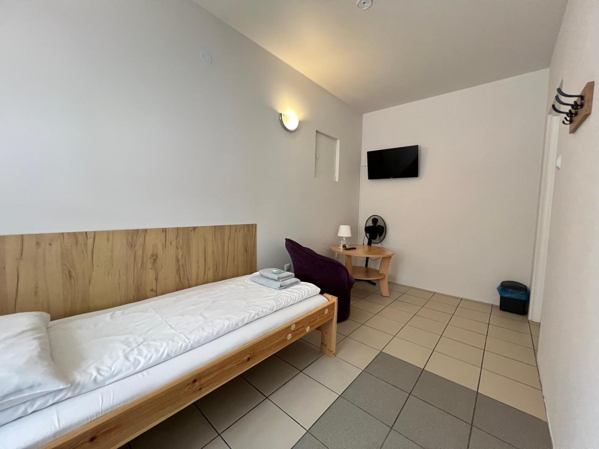 Etna - Hostel -Noclegi Rzeszów Extérieur photo