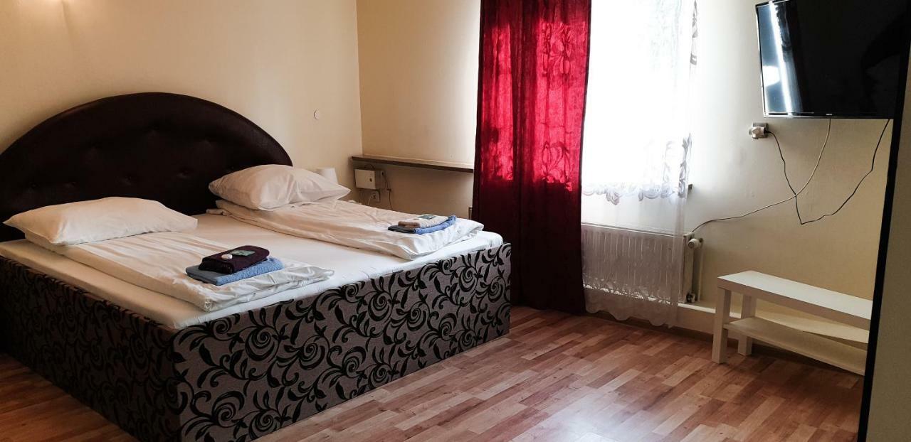 Etna - Hostel -Noclegi Rzeszów Extérieur photo