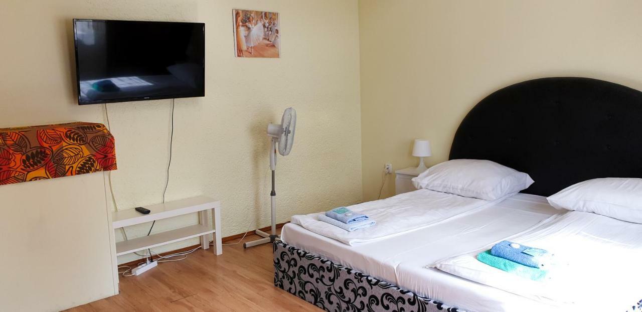 Etna - Hostel -Noclegi Rzeszów Extérieur photo