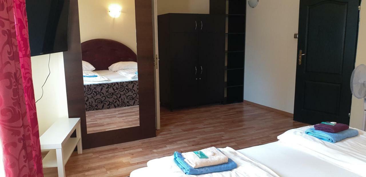 Etna - Hostel -Noclegi Rzeszów Extérieur photo