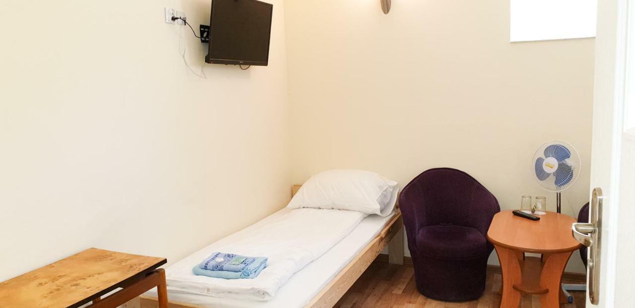 Etna - Hostel -Noclegi Rzeszów Extérieur photo