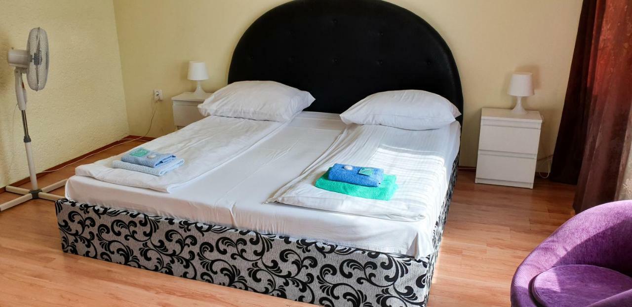 Etna - Hostel -Noclegi Rzeszów Extérieur photo